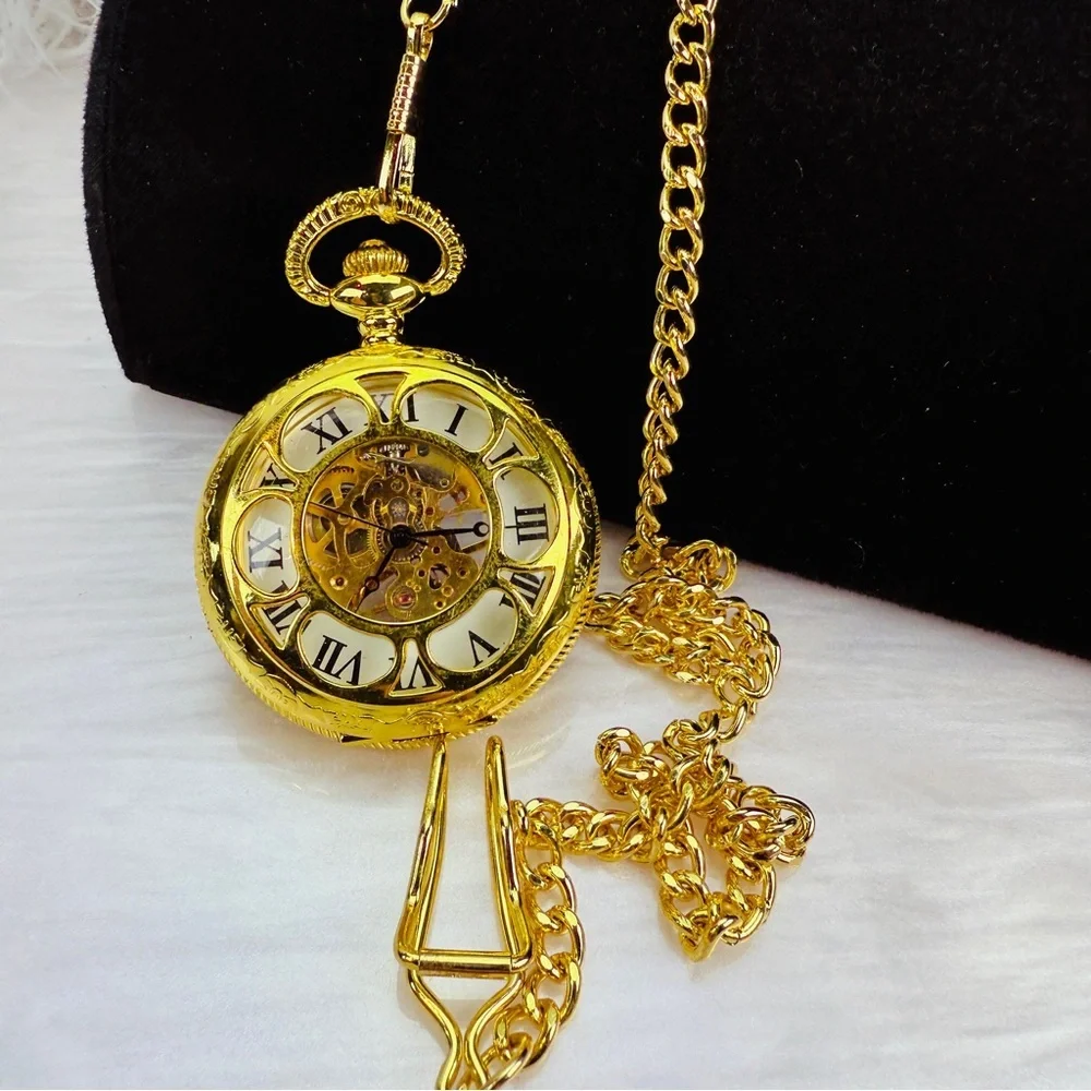 Goldtone Sprockets Mechanical Working Pocket Watch w/ Roman Numerals with Chain
